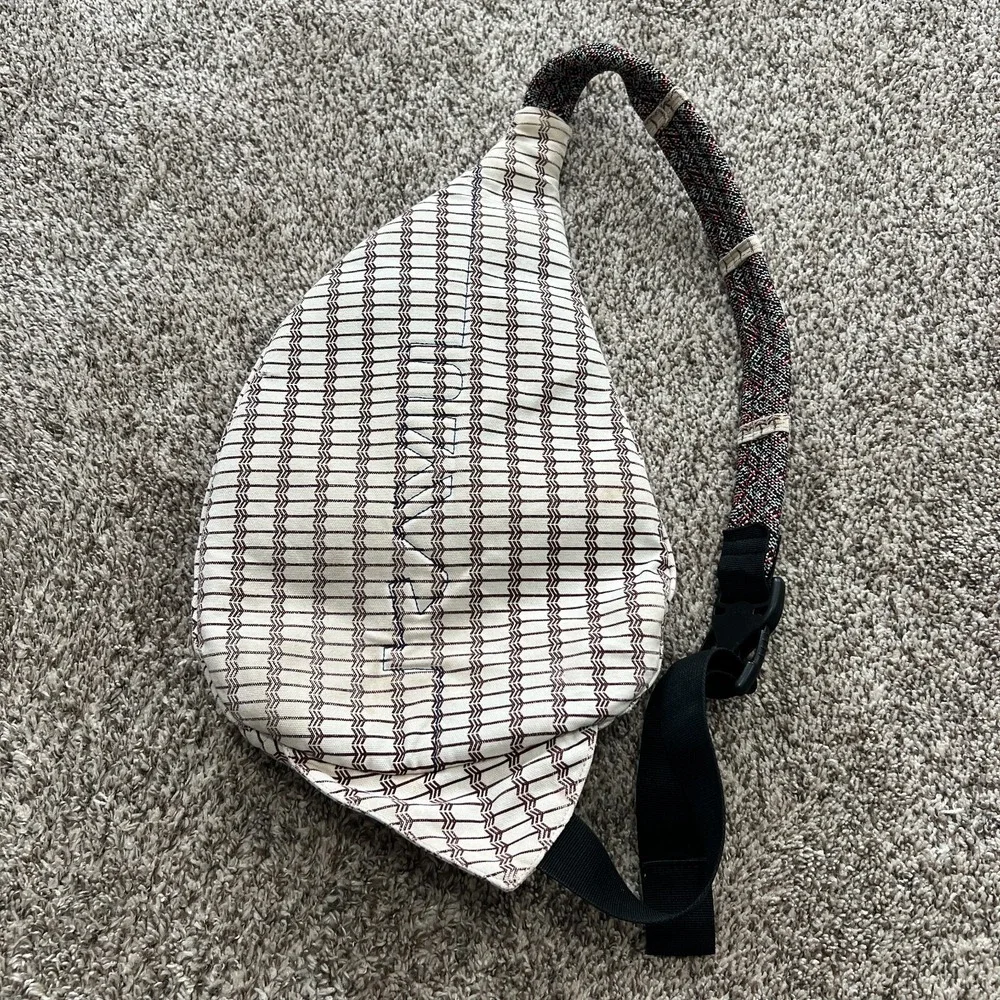 KAVU Rope Bag Sling Crossbody Red & White Geometric Pattern